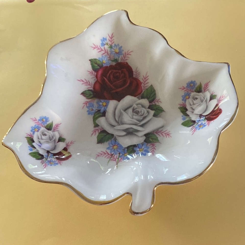 Vintage “Duet” Queen Anne White Bone China England Maple Leaf Dish